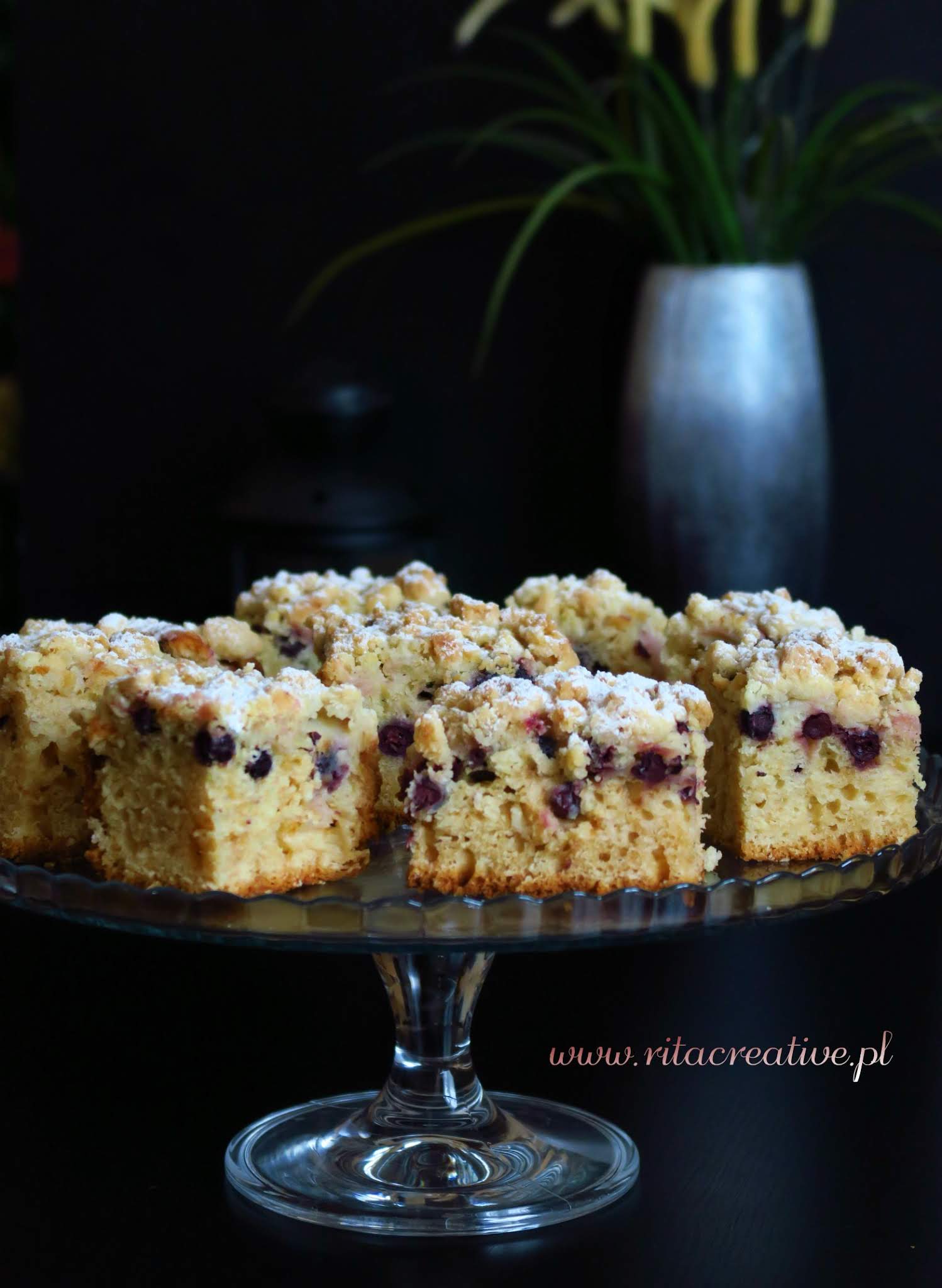 ciasto z owocami i kruszonką