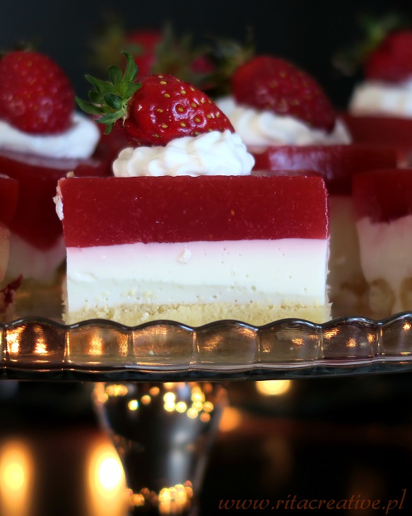 jogurtowiec truskawkowy jogurtowiec z truskawkami.