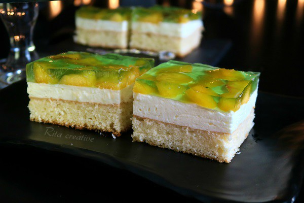 Ciasto z Brzoskwiniami i Bitą Śmietaną 0 (0)