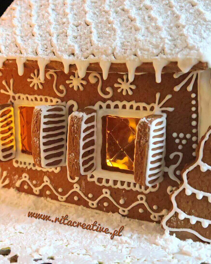 Domek z piernika Ciasto na domek z piernika.