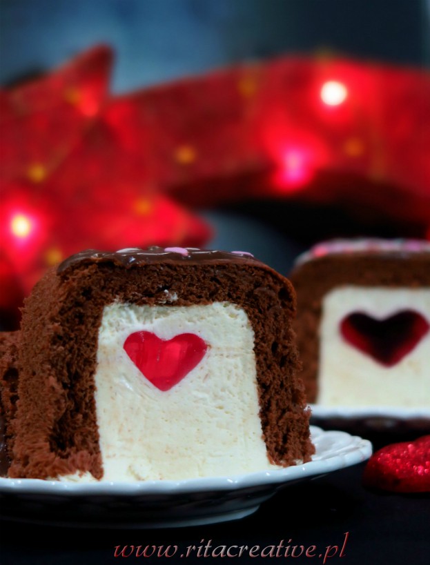 walentynkowe ciasto z serduszkiem ciasto walentynkowe serduszko