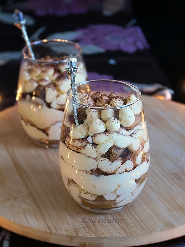 Deser tiramisu w szklance Deser tiramisu