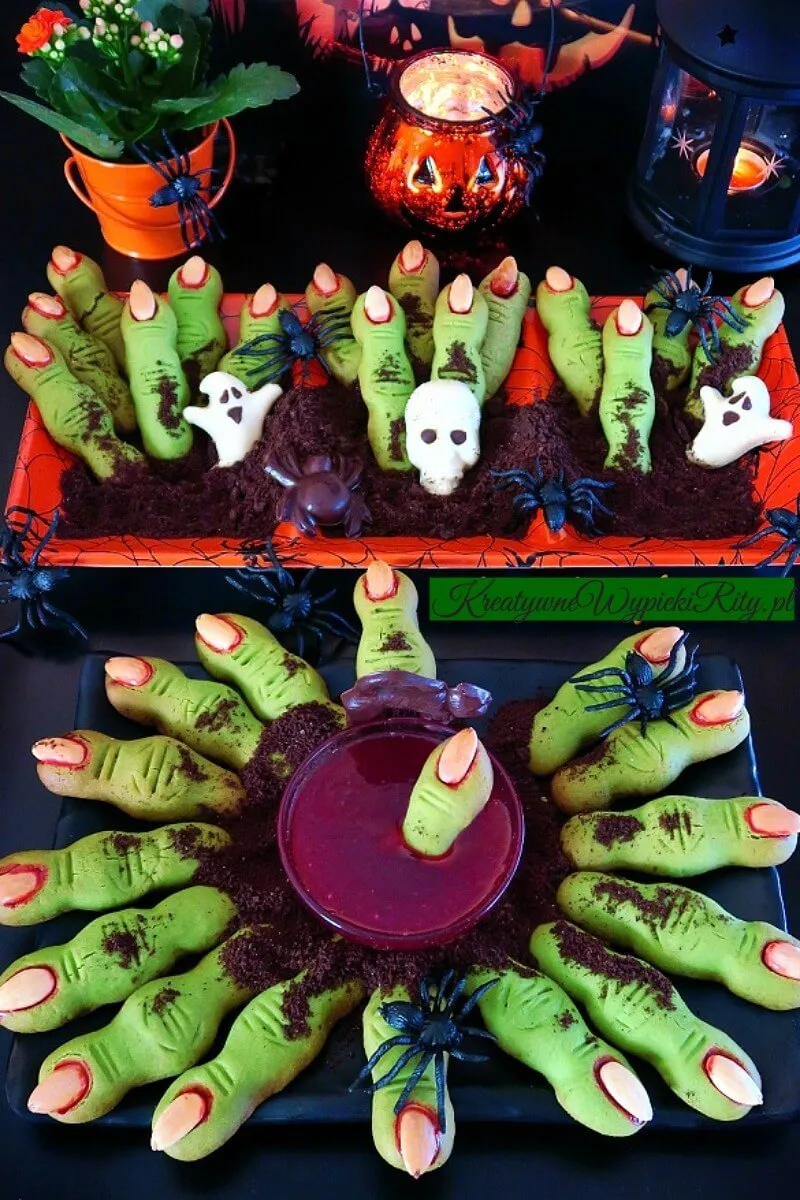 Strasznie pyszne Paluchy Zombie – ciasteczka w kształcie palców z migdałem i czerwonym sosem na Halloween.