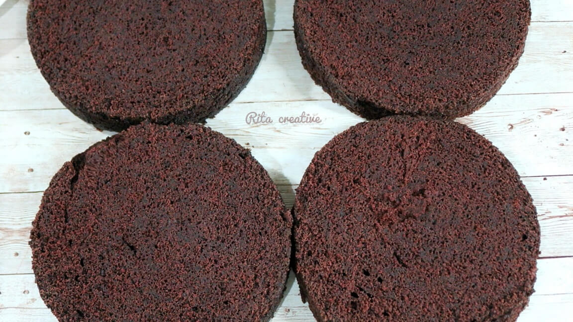 Ciasto czekoladowe jako baza do tortów i ciast. blaty do tortów