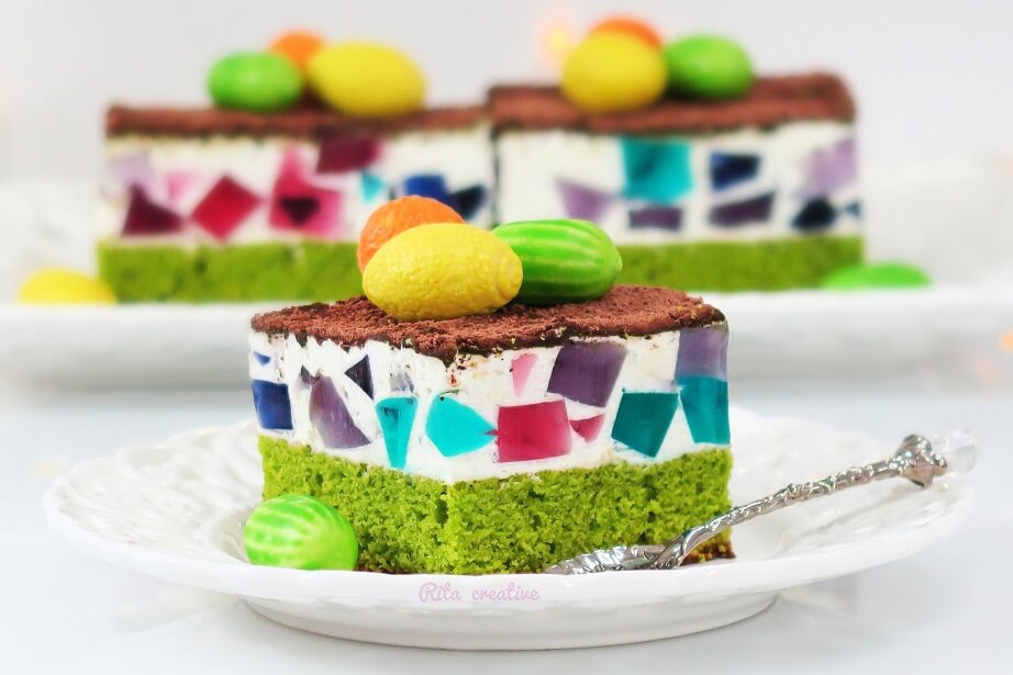 Szpinakowe ciasto z galaretką. Ciasto szpinakowe mozaika.