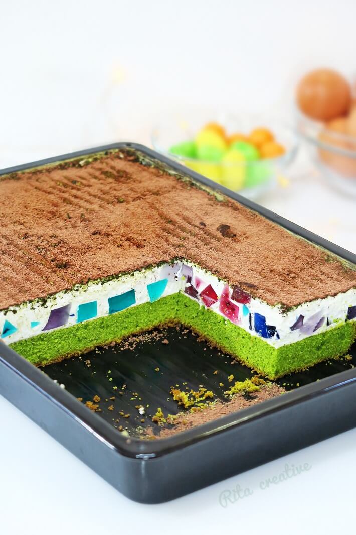 Szpinakowe ciasto z galaretką. Ciasto ze szpinakiem i galaretką