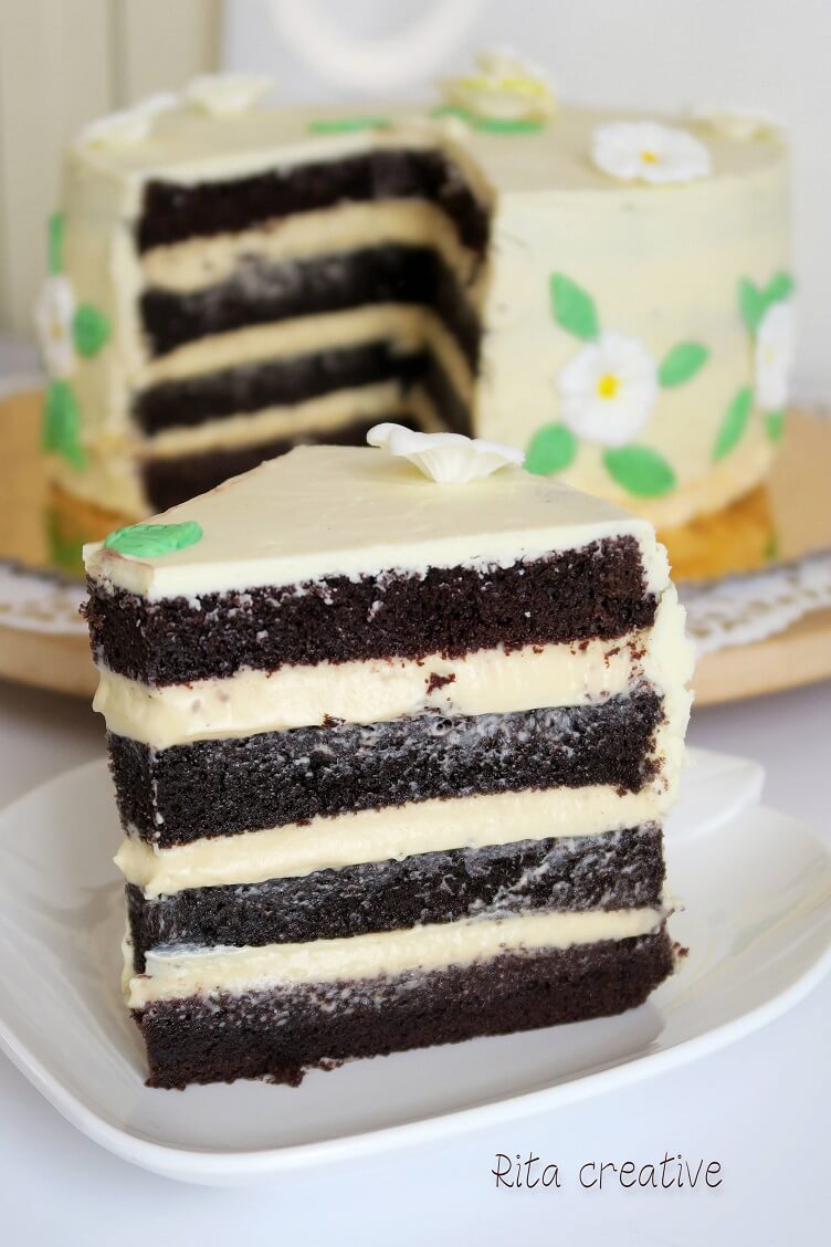 torcik z procentami Tort czekoladowy z kremem alkoholowym.