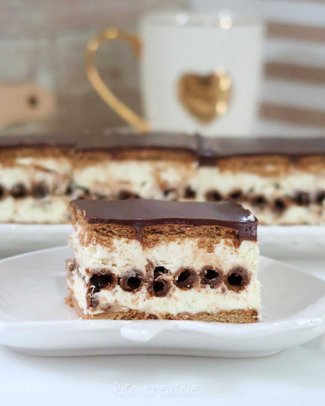 Kremowe ciasto z rurkami bez pieczenia Ciasto z rurkami