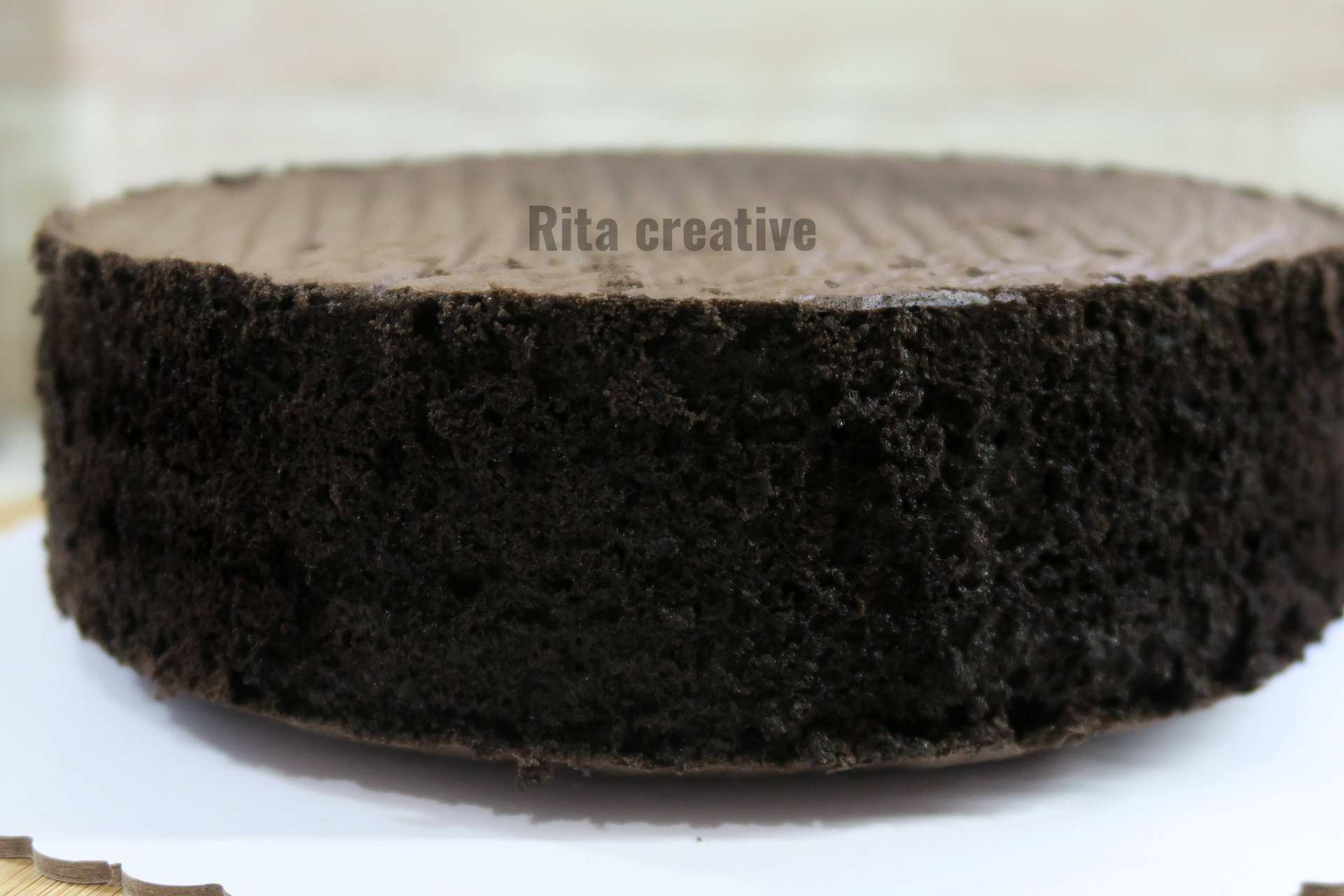 Czarny biszkopt. Biszkopt czarny.