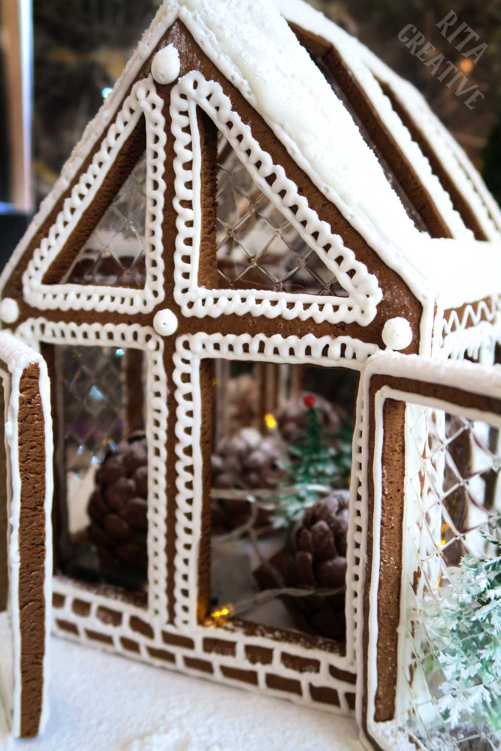 SZKLARNIA Z PIERNIKA DOMEK Z PIERNIKA