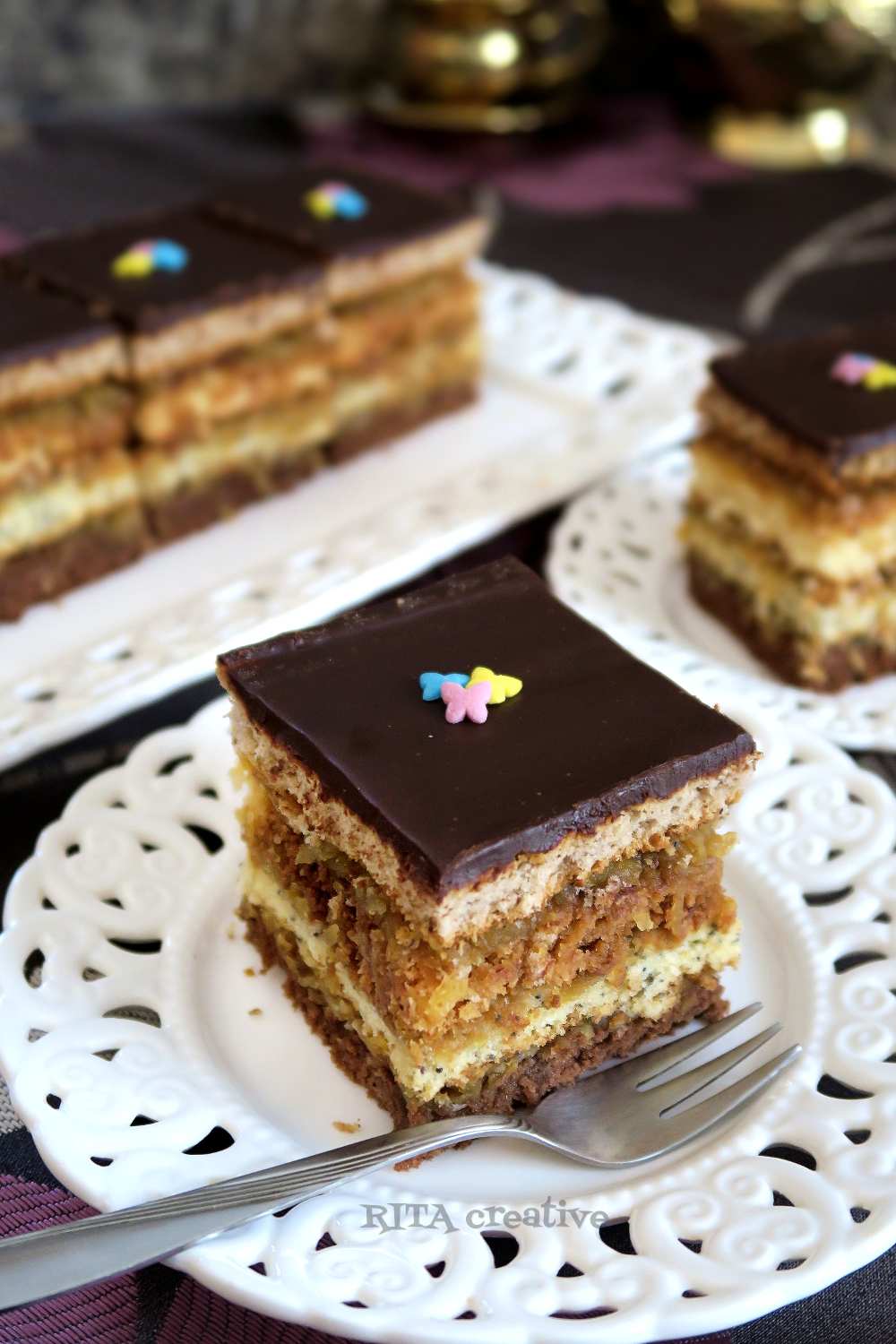 mazurek czterowarstwowy mazurek czterowarstwowy w przekroju