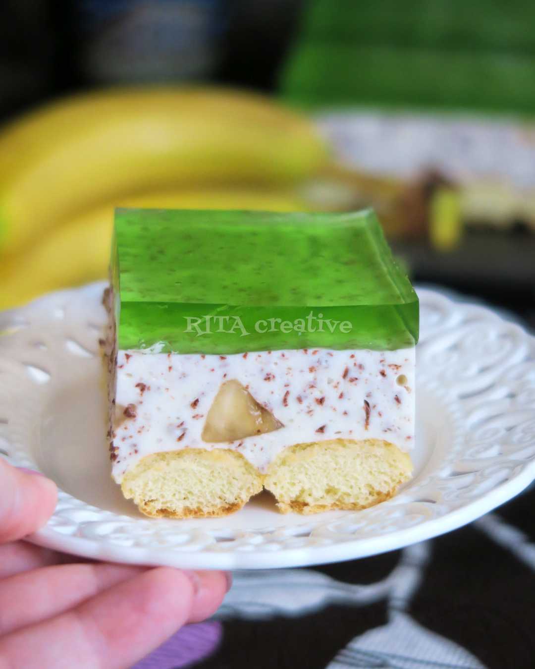 Ciasto z bananami bez pieczenia Ciasto z galaretką i bananami bez pieczeniia