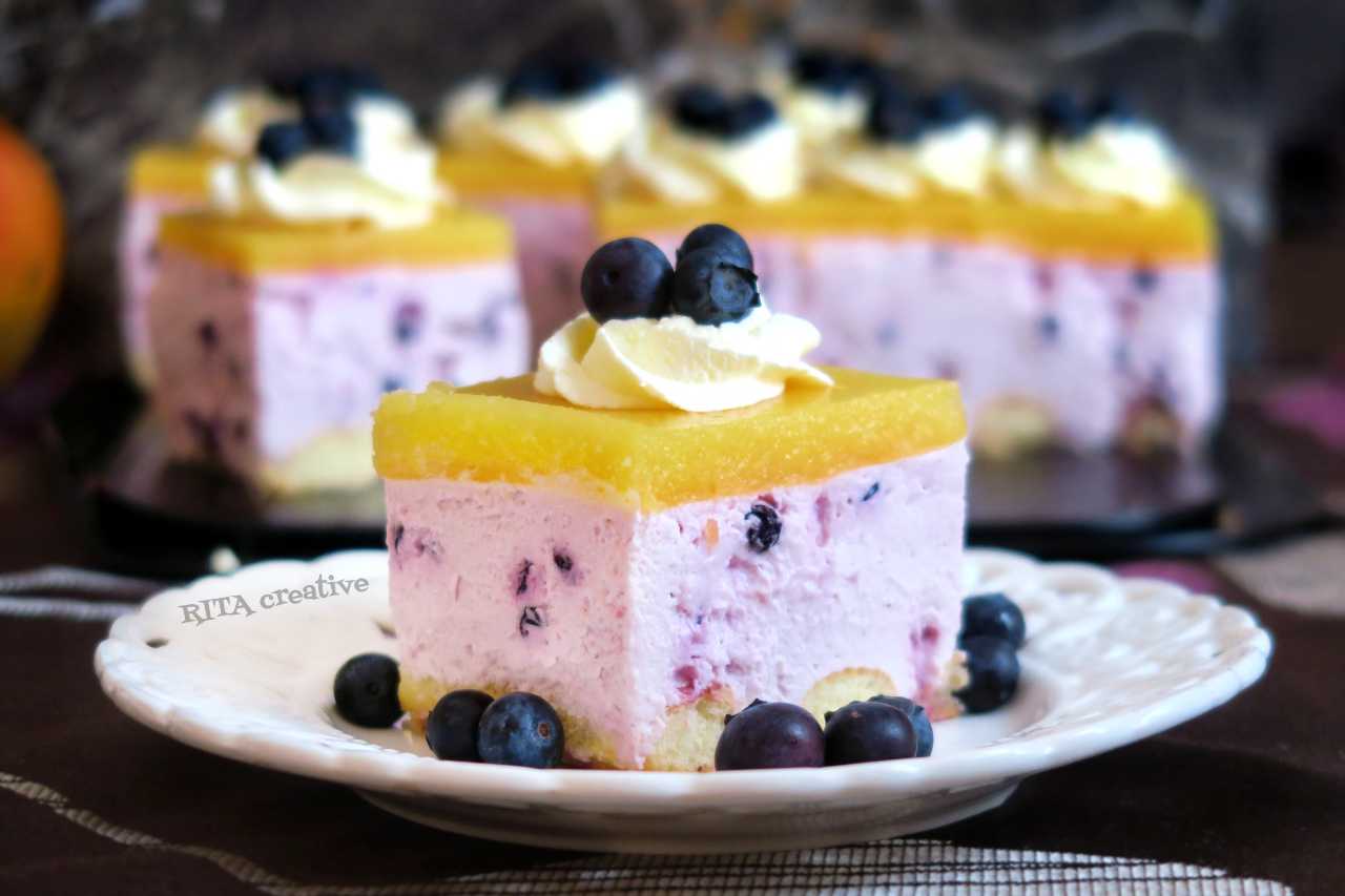 Ciasto z jagodami i mango bez pieczenia