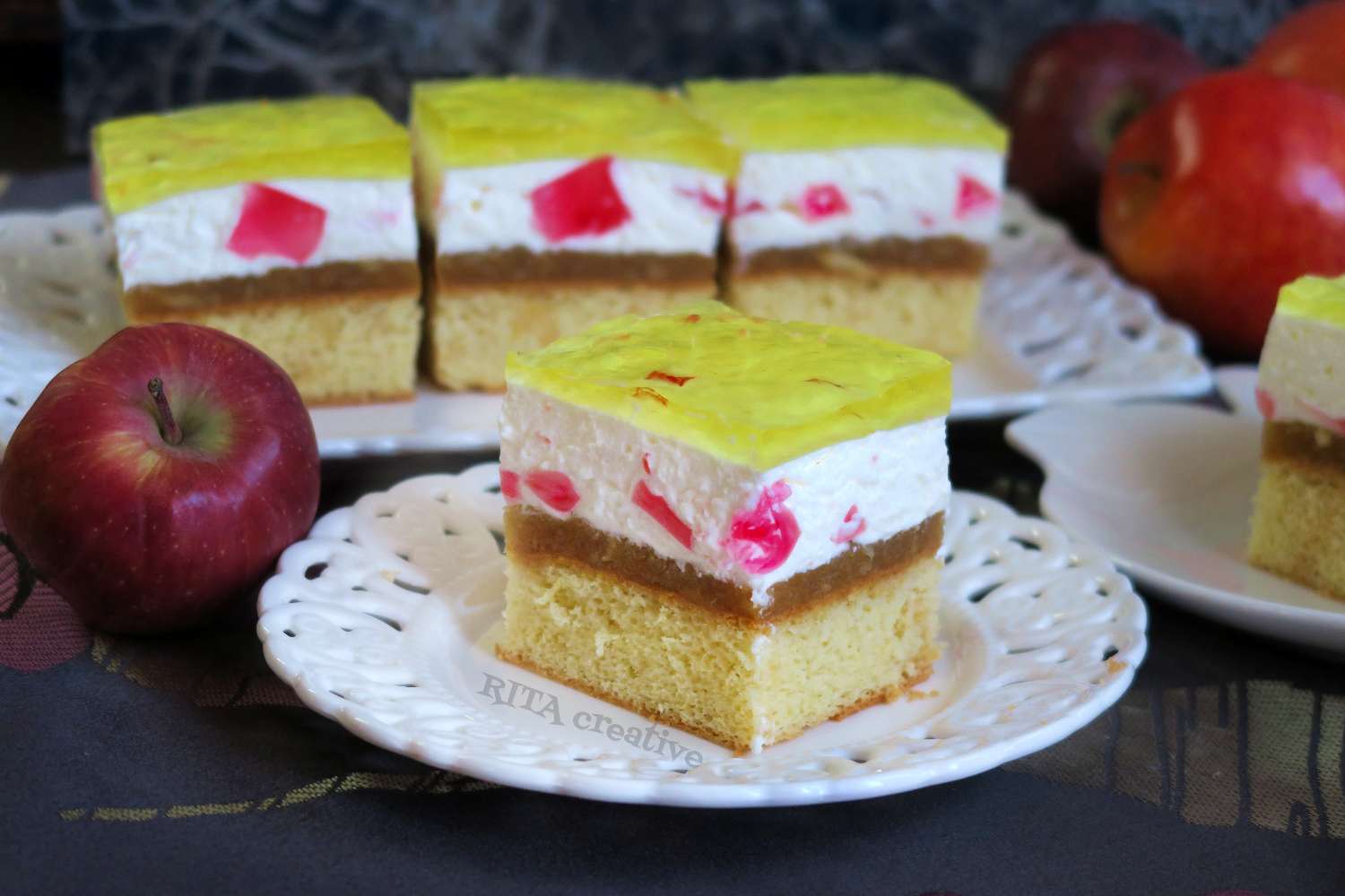 Jabłecznik z galaretką Ciasto z jabłkami i galaretką