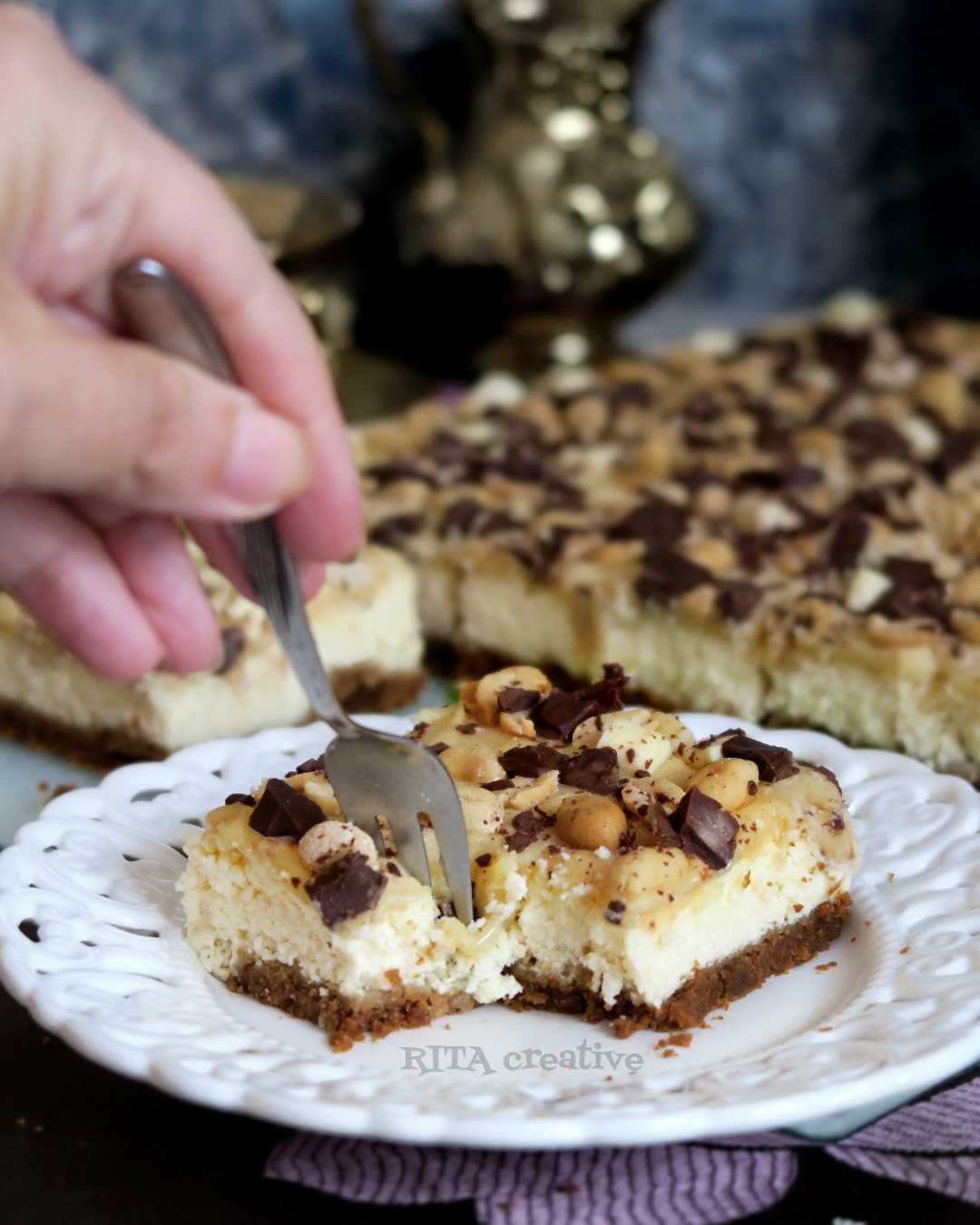 Sernik Toffi z orzeszkami i czekoladą Sernik Toffi czekoladą i orzechami