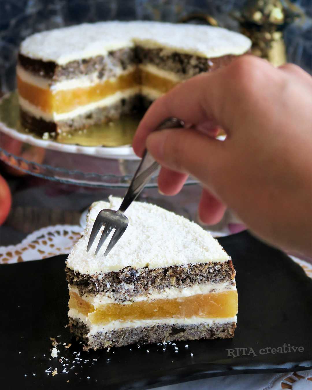 Makowiec z jabłkami Makowiec z jabłkami i amaretto