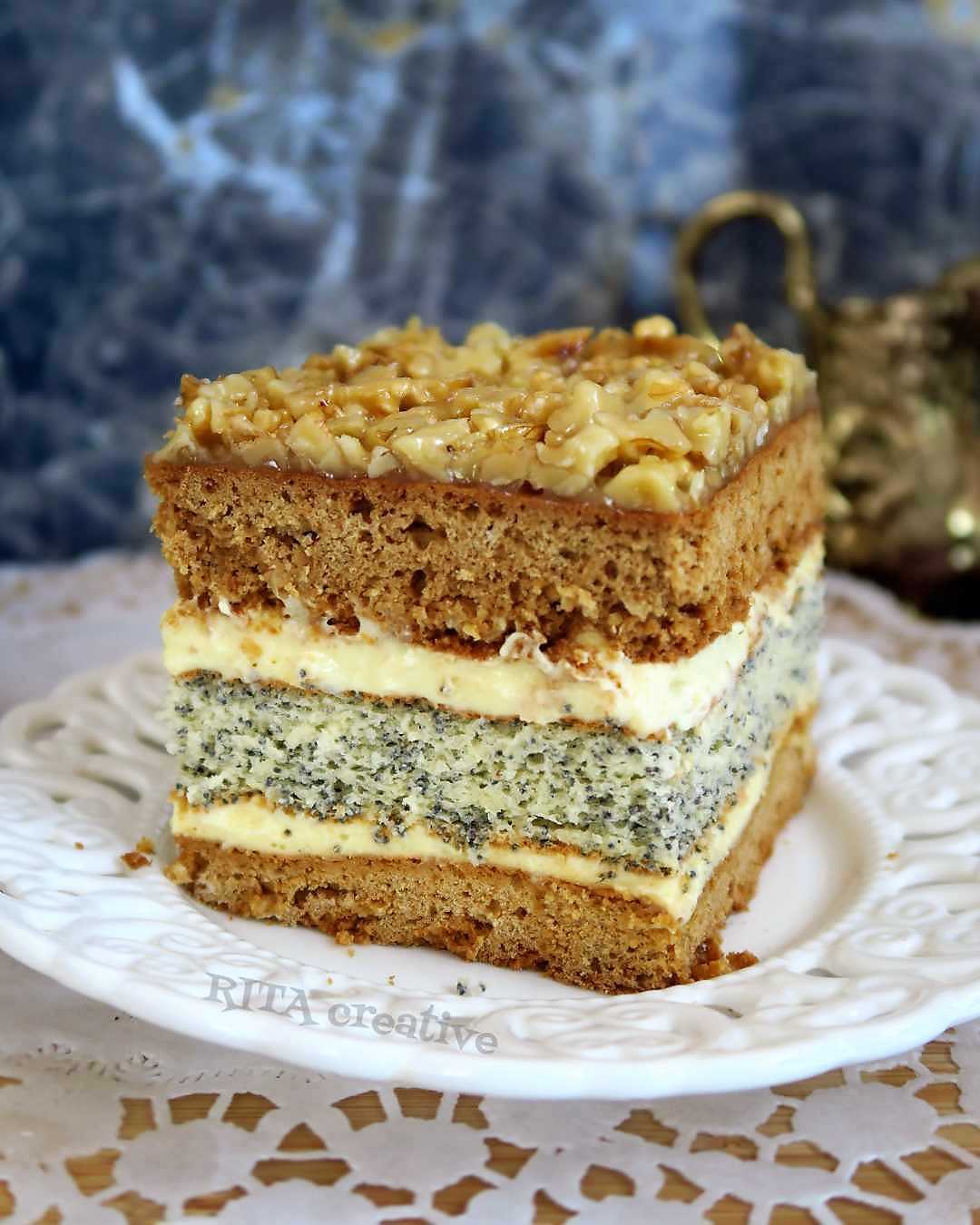 miodownik z orzechami i makiem miodownik z orzechami włoskimi