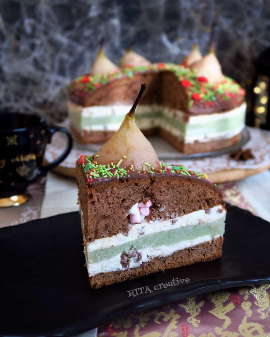 Piernik z musem gruszkowym i marshmallows