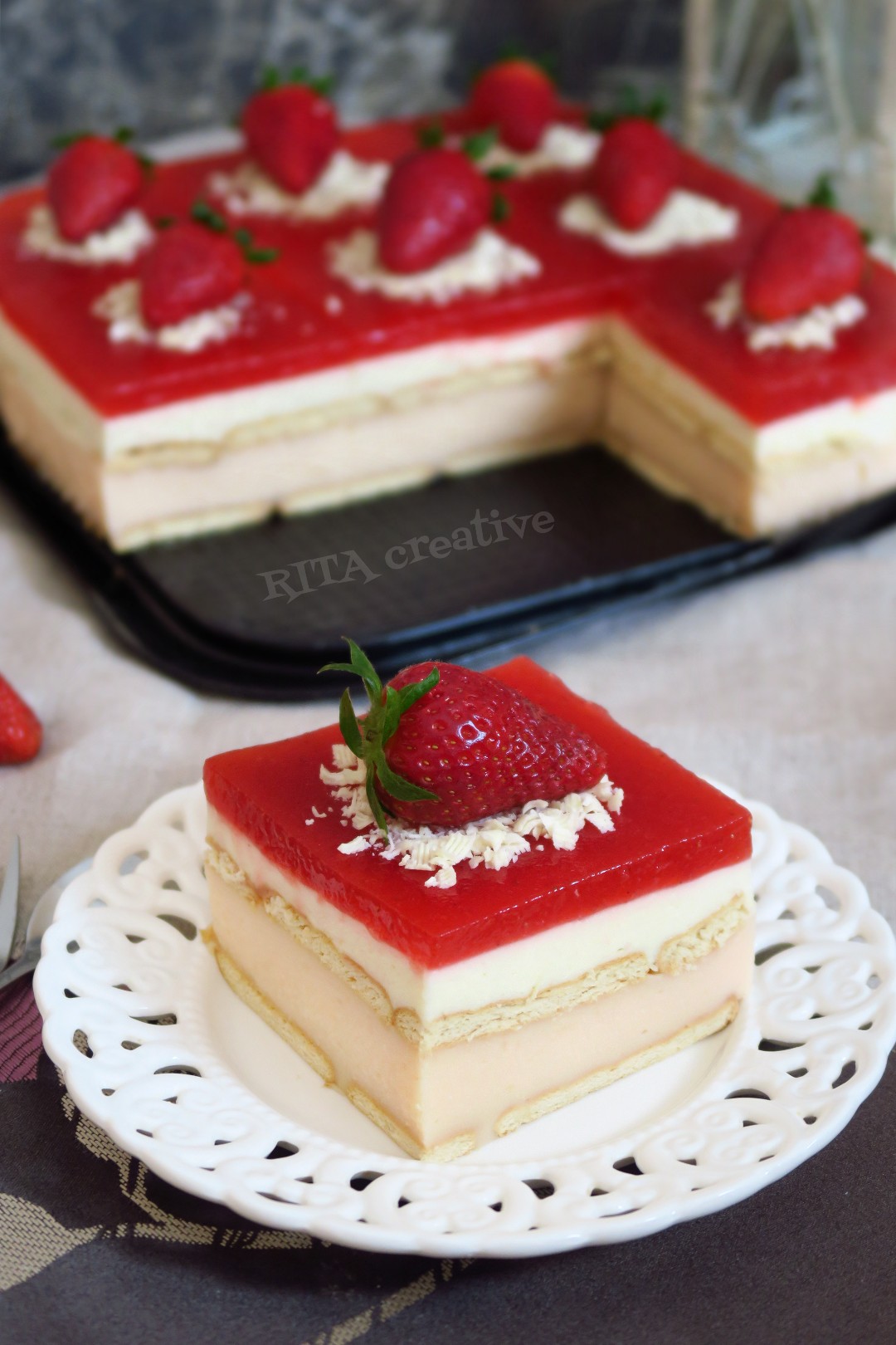 Budyniowiec truskawkowy bez pieczenia przepis na ciasto bez pieczenia