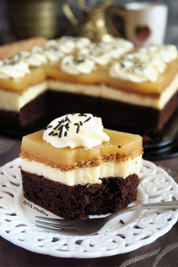 Czekoladowe z kremem budyniowym i musem