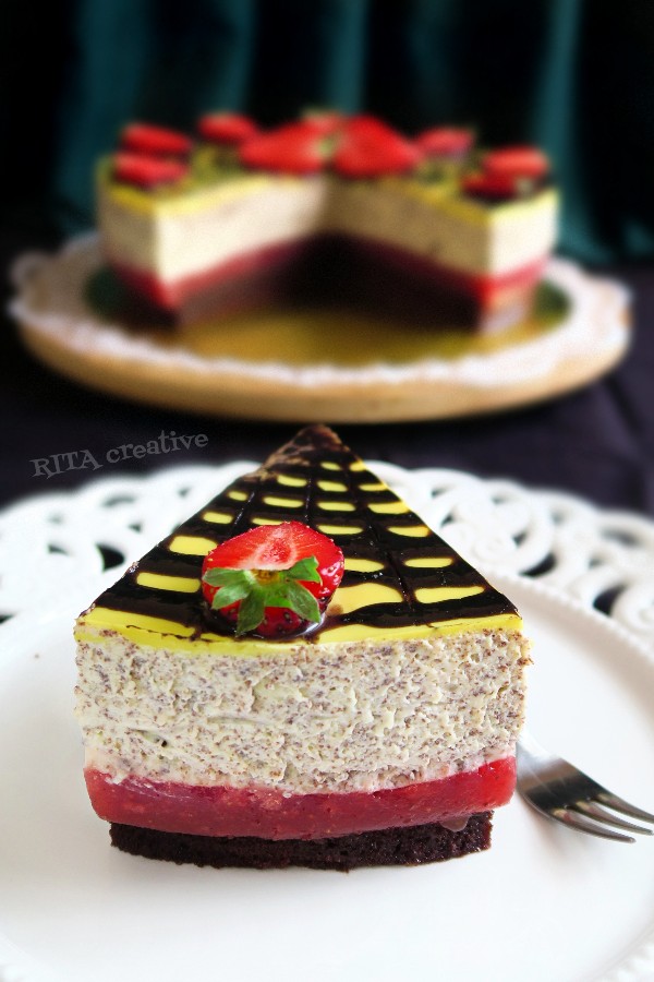 Ciasto z truskawkami i adwokatem Torcik z likierem i truskawkami