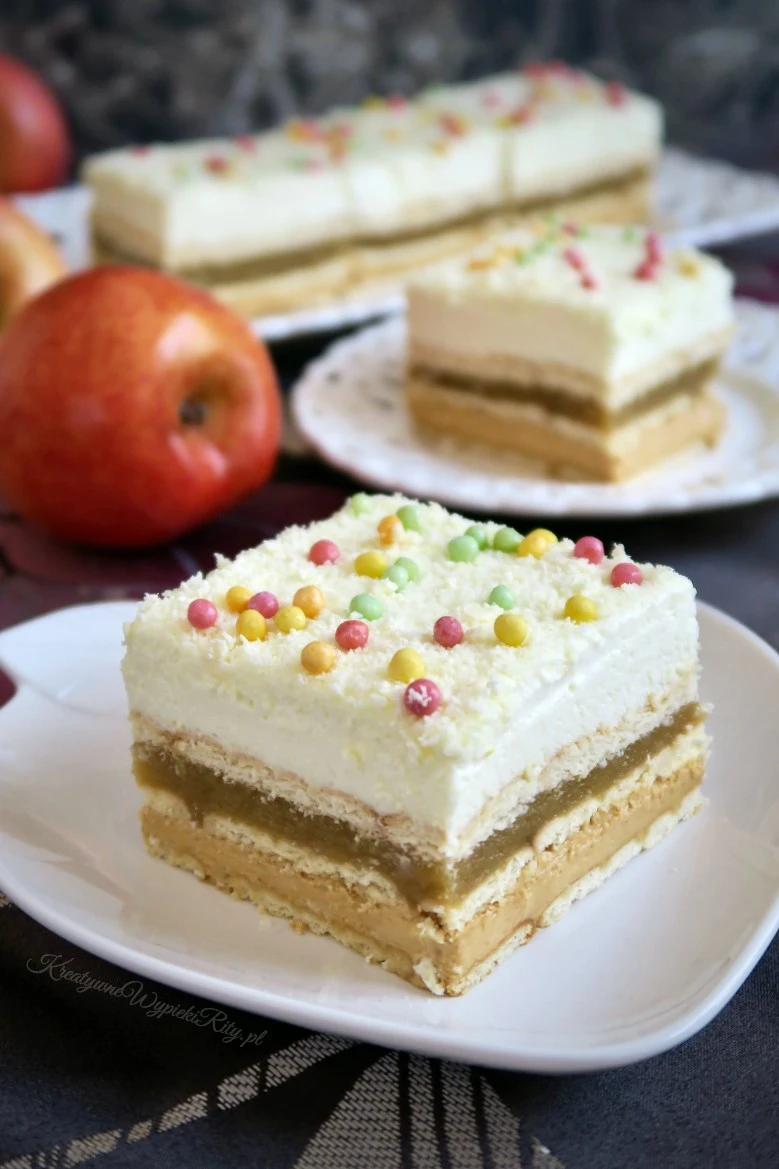 Krówka jabłkowa z cytrynową pianką – deser bez pieczenia