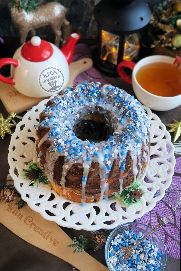 Świąteczna babka piernikowa z serem i lukrem cytrynowym