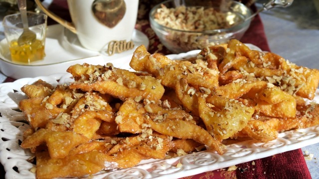 Faworki z Miodem i Orzechami na Jogurcie Greckim 5 (3)