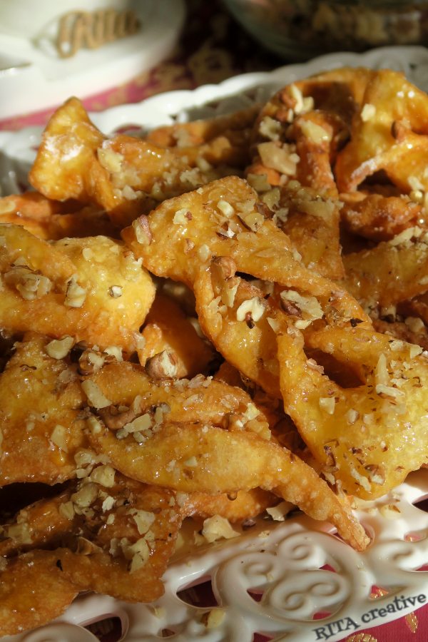 Faworki z Miodem i Orzechami na Jogurcie Greckim Faworki na jogurcie greckim