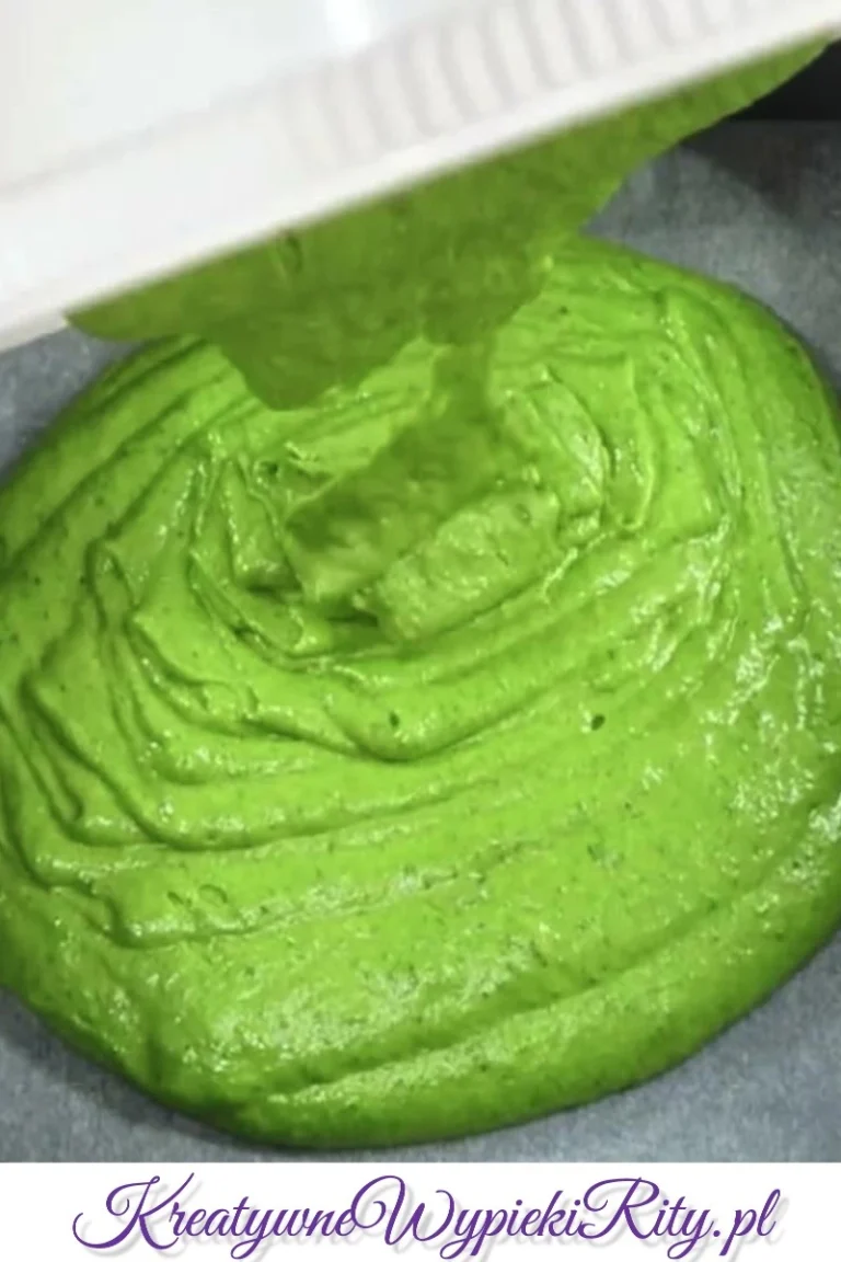 Biszkopt szpinakowy – szybki i łatwy przepis na miękki, wilgotny zielony biszkopt bez nasączania