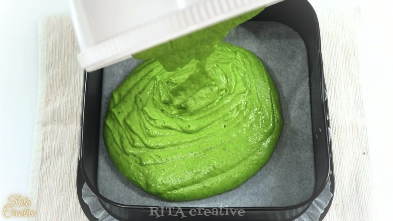 Biszkopt szpinakowy – szybki i łatwy przepis na miękki, wilgotny zielony biszkopt bez nasączania