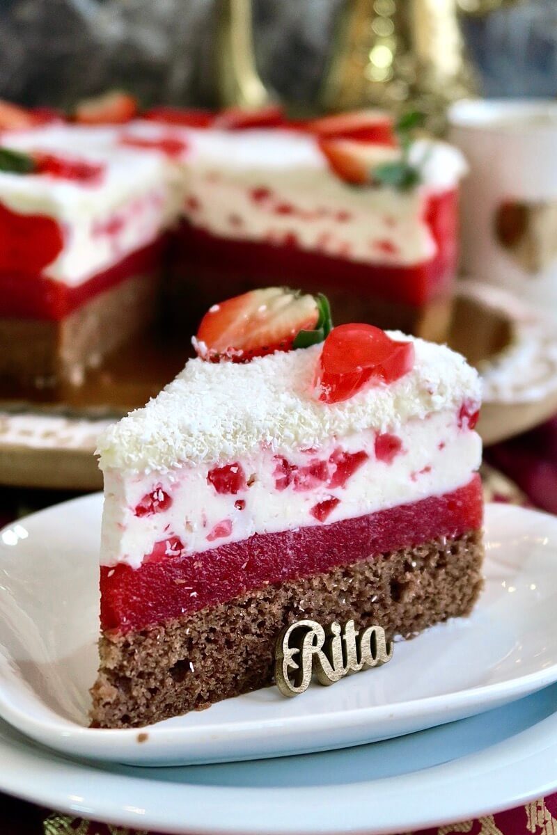 Truskawkowy torcik serowy z biszkoptem kakaowym i mascarpone