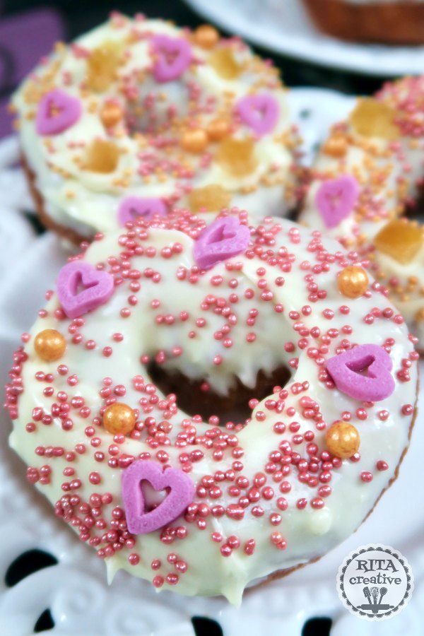 Oponki Jogurtowe bez drożdży i sera - mięciutkie i kolorowe, idealne na tłusty czwartek.