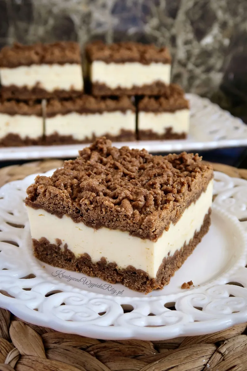 Sernik piernikowy na święta Bożego Narodzenia.
