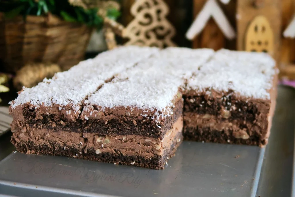 Ciasto makowe z kremem czekoladowym i orzechami 